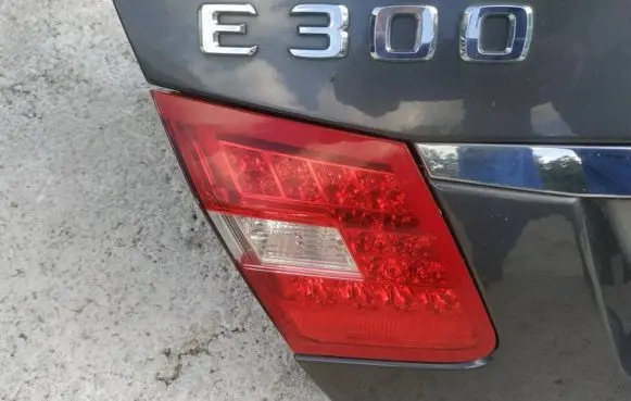 Mercedes-Benz E W212 Tailgate rear/tail lights
