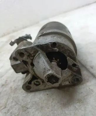 Renault Scenic I Starter motor M3T32988