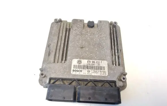 Volkswagen Touareg I Engine control unit/module 070906016F