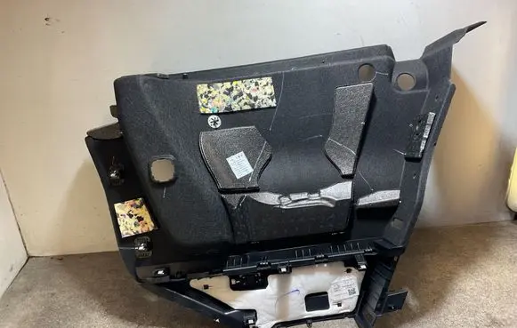 Trunk/boot side trim panel