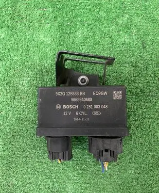 Land Rover Discovery 4 - LR4 Glow plug pre-heat relay 0281003048