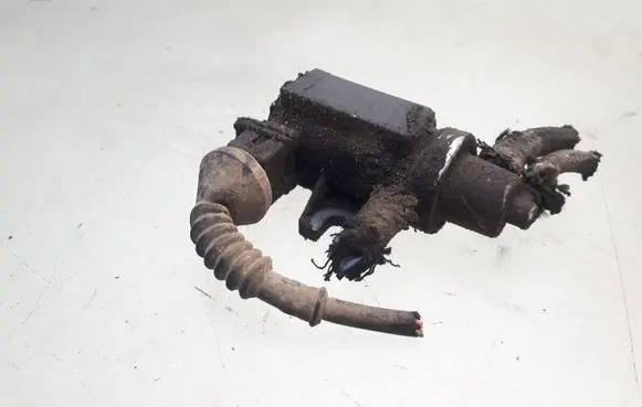 Volkswagen PASSAT B5 Vacuum valve 1H0906627A 72190325