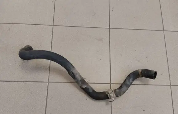 Volkswagen Golf IV Engine coolant pipe/hose
