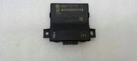 Audi A4 S4 B8 8K Gateway control module 8T0907468R