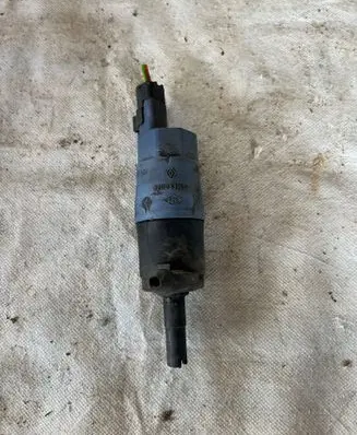 Citroen C2 Headlight washer pump 8200331654