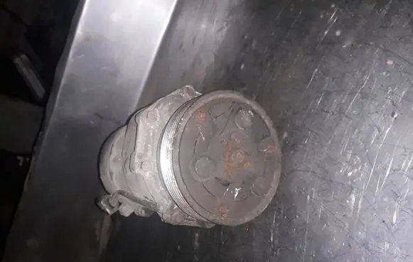 Volkswagen Golf IV Air conditioning (A/C) compressor (pump)