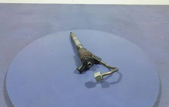 Chevrolet Combo Fuel injector 9828959880