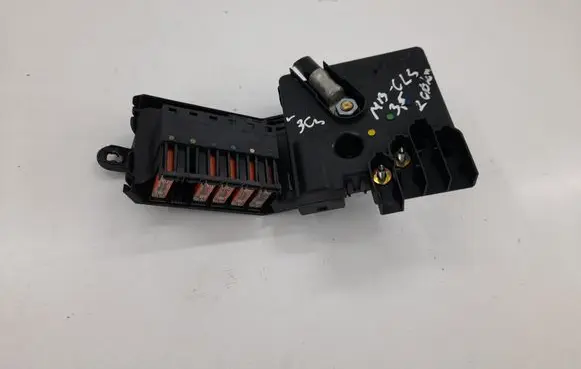 Mercedes-Benz CLS C219 Fuse module 2115461241