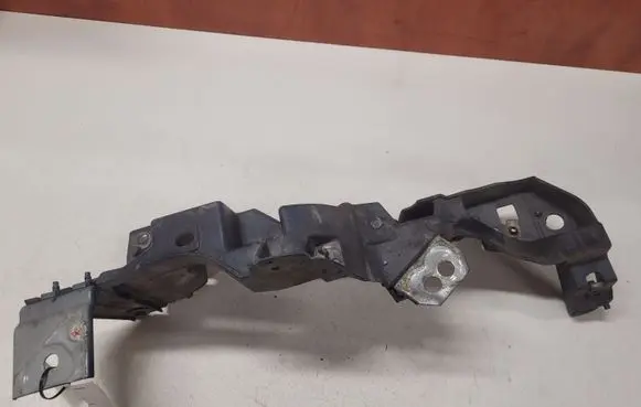 Jaguar S-Type Front bumper mounting bracket 4R838C280A