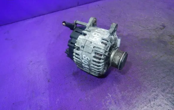 Seat Altea XL Generator/alternator 06F903023C