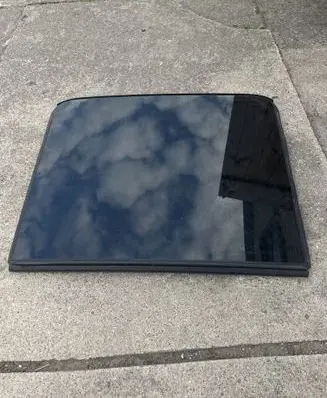 Volkswagen Tiguan Sunroof glass 