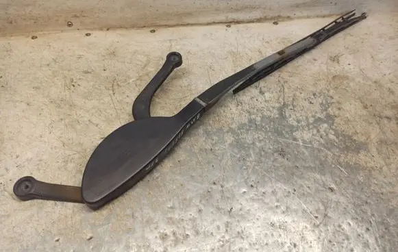 BMW 5 E39 Front wiper blade arm