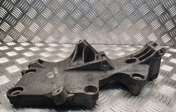 Skoda Octavia Mk2 (1Z) Generator/alternator bracket 03G903143A