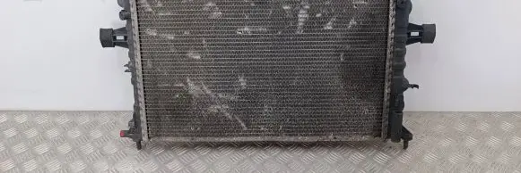 Opel Zafira A Coolant radiator 90570730DX