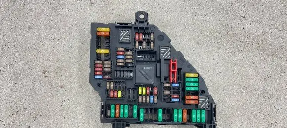 BMW M6 Fuse module 9264923 61149264923