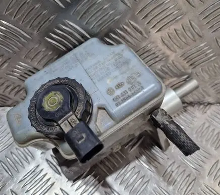 Volkswagen Touran I Master brake cylinder 1K1611301A 03350886321