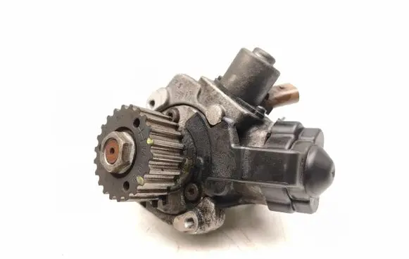 Skoda Octavia Mk3 (5E) Fuel injection high pressure pump 04B130755F 28470303