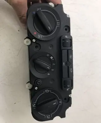 Volkswagen PASSAT B6 Climate control unit