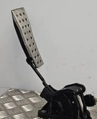 Honda Civic Accelerator throttle pedal 11h13