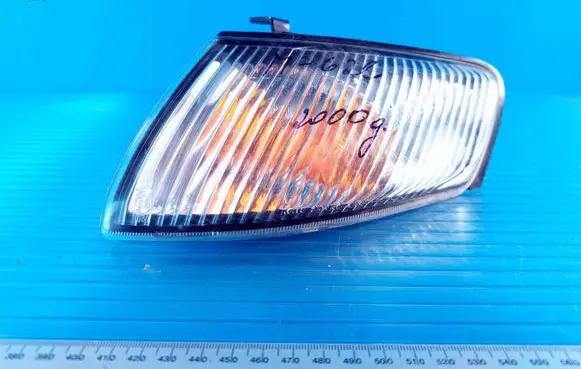 Mazda 626 Front indicator light 21061822