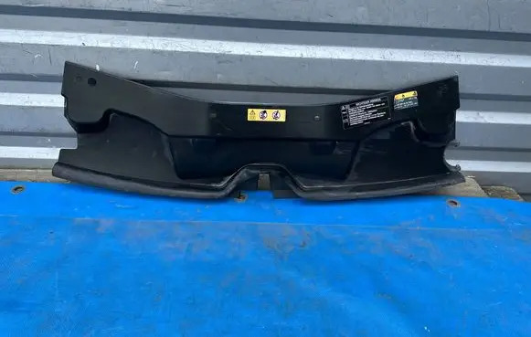 Mercedes-Benz Vito Viano W447 Engine bonnet/hood lock trim molding A4478850236 18588715