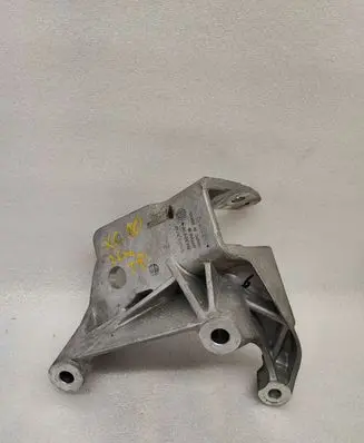 Volvo XC90 Engine mounting bracket 31430470
