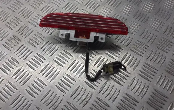 KIA Rio Third/center stoplight OK34W51580