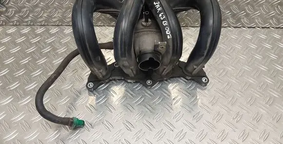 Toyota Yaris Intake manifold