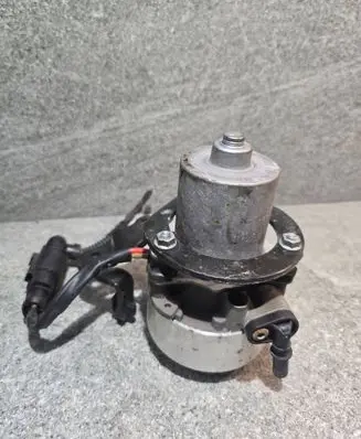 Volkswagen Golf VII Vacuum pump 5Q0612181