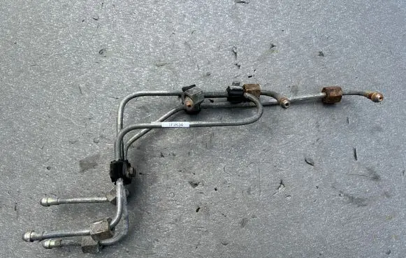 Nissan Patrol Y60 Fuel line pipe 16684V7210
