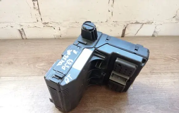 Volvo S60 Fuse module 12216069 30682981