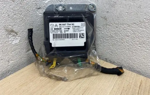 Peugeot 3008 I Airbag control unit/module 9666775480 0285010704 YBSN0034583
