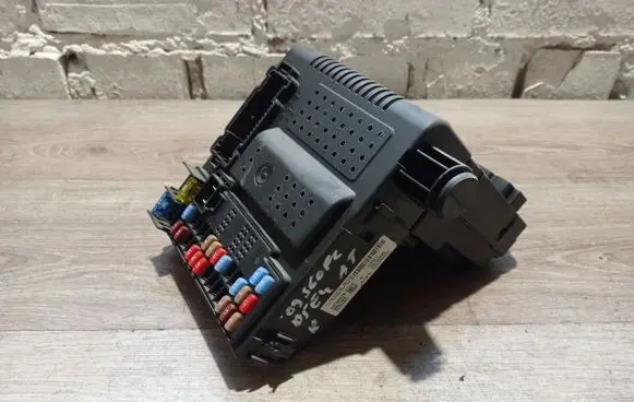 Volvo S60 Fuse module 30786578 28155845