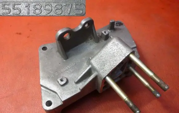 Fiat Idea Engine mounting bracket 55189875