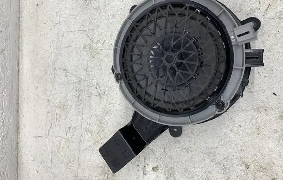 Citroen C3 High frequency speaker in the rear doors 9813335880