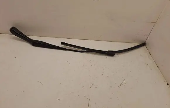 Mercedes-Benz C W205 Front wiper blade arm A2058208301
