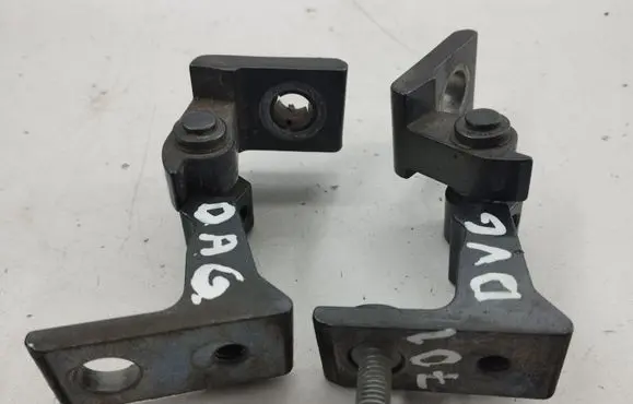 Rear door hinge set