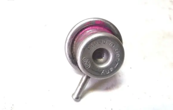 Audi A4 S4 B6 8E 8H Vacuum valve 078133534C