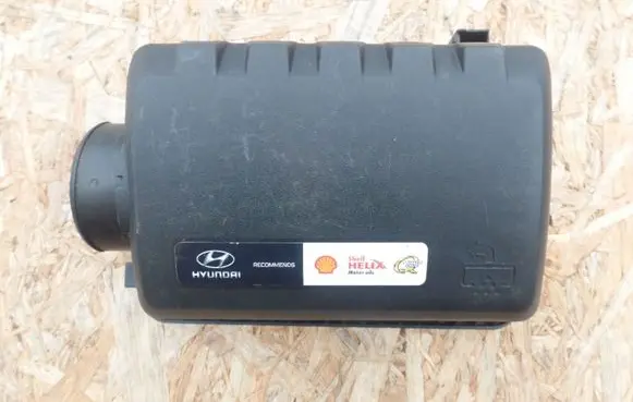 Hyundai i30 Air filter box cover 28110F2000