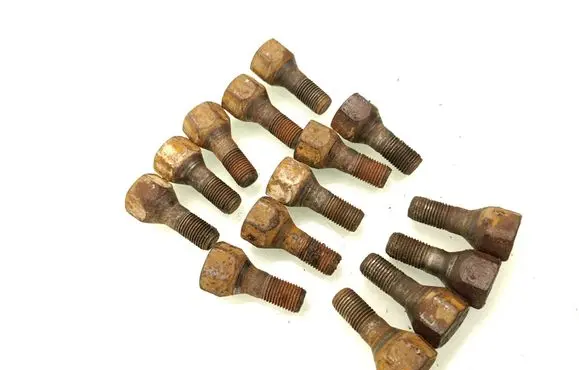 Toyota RAV 4 (XA40) Nuts/bolts 