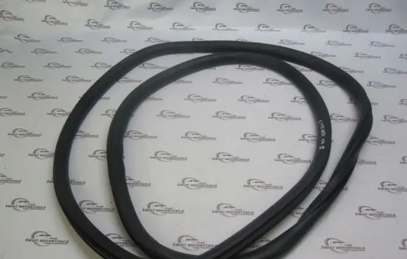 Citroen C4 II Picasso Rubber seal loading door 9677276780