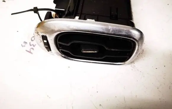 Citroen C3 Picasso Dash center air vent grill 9682570377 8578007010