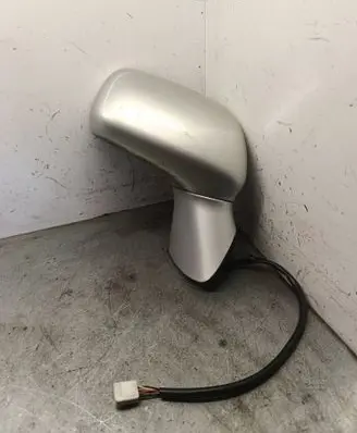 Toyota Corolla Verso AR10 Front door electric wing mirror