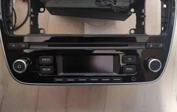 Volkswagen Up Radio/CD/DVD/GPS head unit 1S0057156FX 1S0035156FX