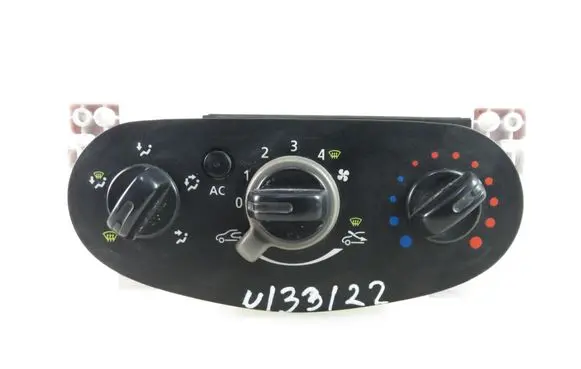 Dacia Sandero Interior fan control switch T1001639U N106278B