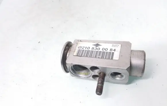 Mercedes-Benz E W210 Air conditioning (A/C) expansion valve 2108300084