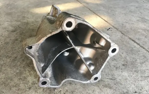 Mercedes-Benz SLK R172 Engine mounting bracket A6512234104