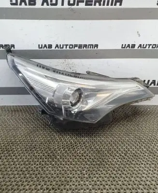 Toyota Avensis T270 Headlight/headlamp KOITO0538