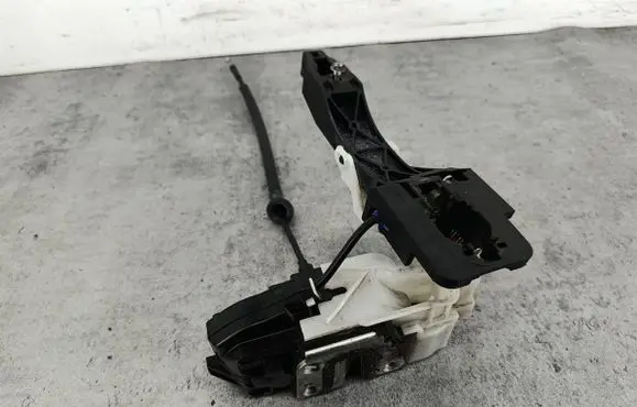 KIA Ceed Front door lock 