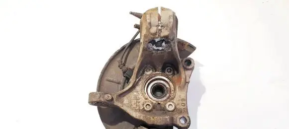 Volkswagen PASSAT B6 Front wheel hub